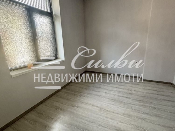 Дава се под наем Офис в Шумен, Център - 20 кв.м за 153 € - Снимка #1