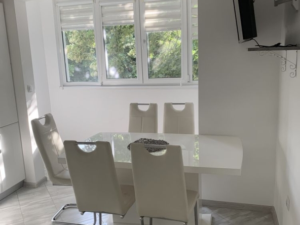 Дава се под наем Двустаен апартамент в Стара Загора, Център - 37 кв.м за 336.6 € - Снимка #1