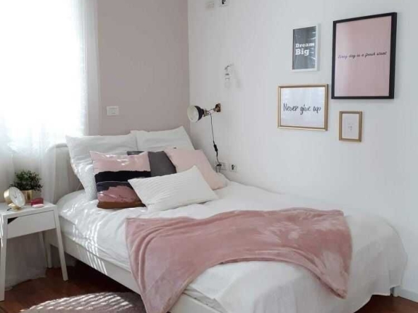 Дава се под наем Тристаен апартамент в София, Гоце Делчев - 86 кв.м за 479.4 € - Снимка #1