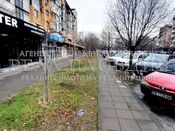 Дава се под наем Магазин в Пловдив, Кършияка - 100 кв.м за 1500 € - Снимка #1