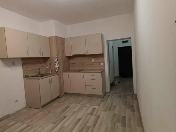 Дава се под наем Двустаен апартамент в Бургас, Меден рудник - зона В - 75 кв.м за 255 € - Снимка #1