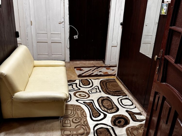 Дава се под наем Етаж от къща в София, Център - 80 кв.м за 382.5 € - Снимка #1