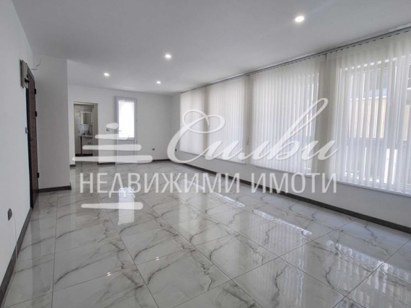 Офис в Шумен, Център - 50 кв.м за 2000 €/кв.м - Снимка #1