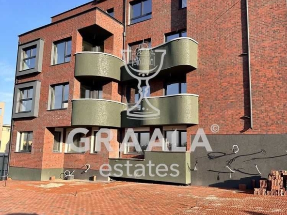 Тристаен апартамент в София, Витоша - 88 кв.м за 2023 €/кв.м - Снимка #1