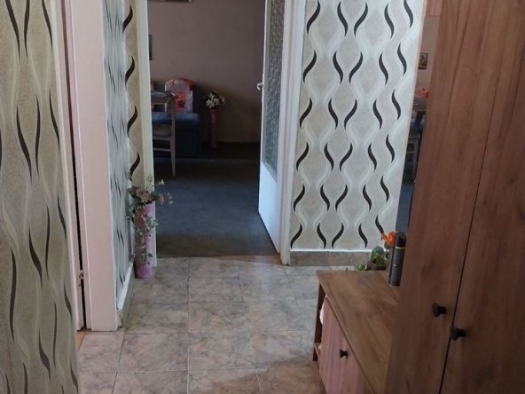 Четиристаен апартамент в Плевен, Сторгозия - 80 кв.м за 1250 €/кв.м - Снимка #1