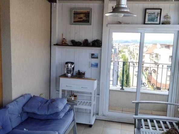 Дава се под наем Четиристаен апартамент в Несебър - 50 кв.м за 255 € - Снимка #1