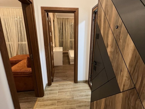 Дава се под наем Двустаен апартамент в Аксаково - 52 кв.м за 433.5 € - Снимка #1