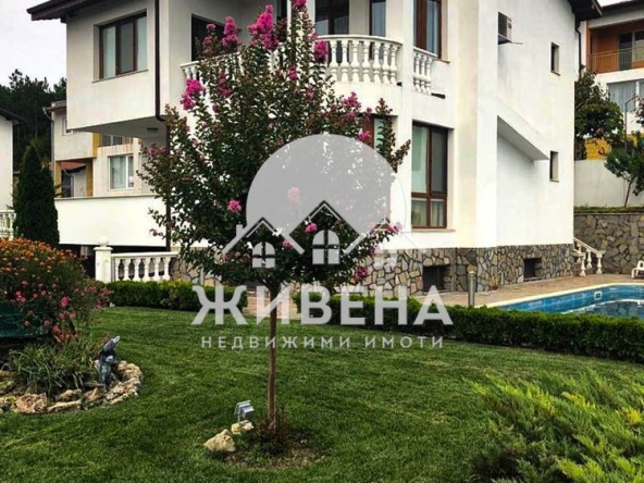 Къща в с. Оброчище, Област Добрич - 250 кв.м за 1400 €/кв.м - Снимка #1