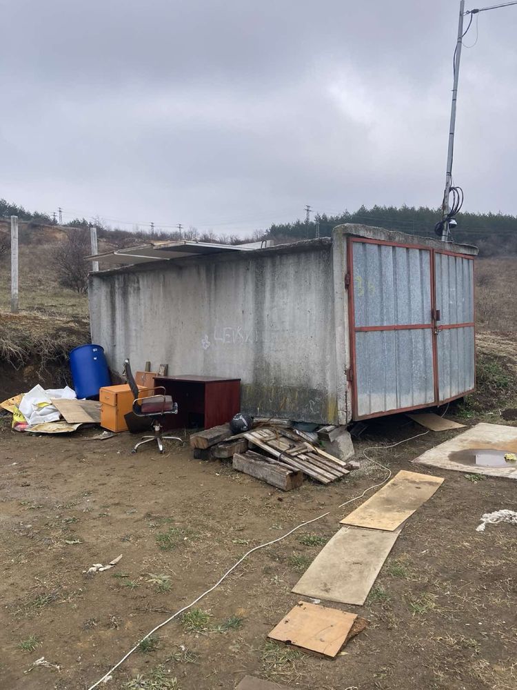 Гараж / Паркомясто в Перник, Монте Карло - 19 кв.м за 84 €/кв.м - Снимка #1