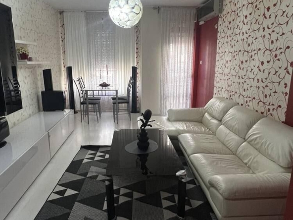 Дава се под наем Двустаен апартамент в Бургас, Възраждане - 75 кв.м за 484.5 € - Снимка #1