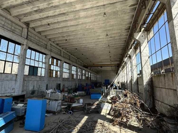 Склад в Пловдив, Индустриална зона - Изток - 5223 кв.м за 246 €/кв.м - Снимка #1