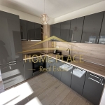 Дава се под наем Тристаен апартамент в Варна, м-т Пчелина - 85 кв.м за 612 € - Снимка #1