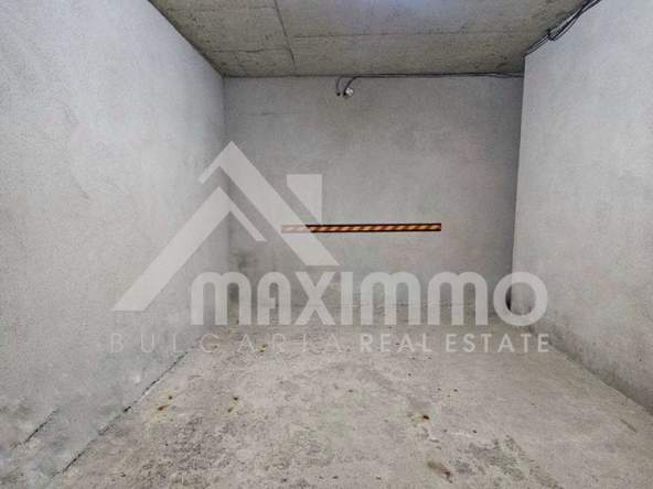 Дава се под наем Гараж / Паркомясто в Варна, Лятно кино Тракия - 14 кв.м за 80 € - Снимка #1