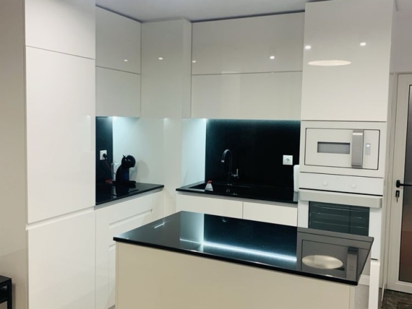 Дава се под наем Двустаен апартамент в Варна, Христо Ботев - 68 кв.м за 600 € - Снимка #1