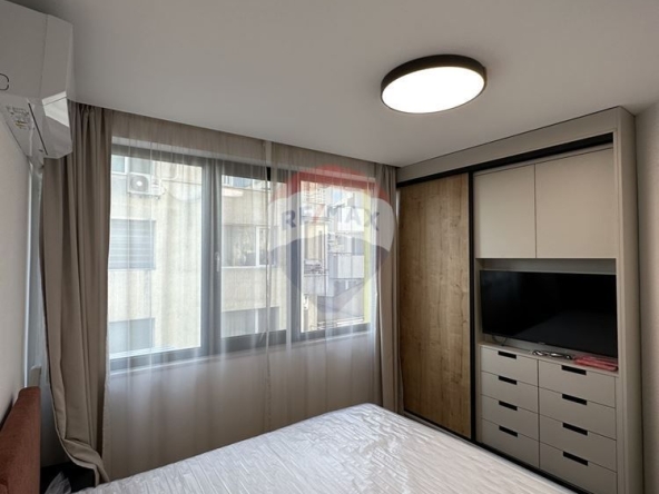 Дава се под наем Тристаен апартамент в Варна, Център - 80 кв.м за 765 € - Снимка #1