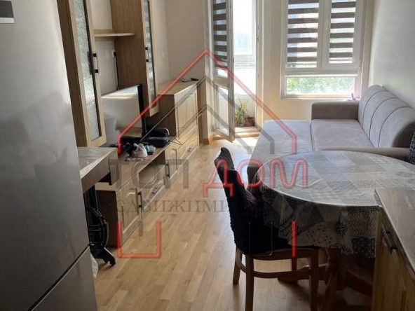 Дава се под наем Тристаен апартамент в Варна, Цветен квартал - 82 кв.м за 612 € - Снимка #1