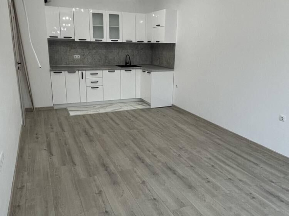 Дава се под наем Двустаен апартамент в Бургас, Славейков - 57 кв.м за 433.5 € - Снимка #1