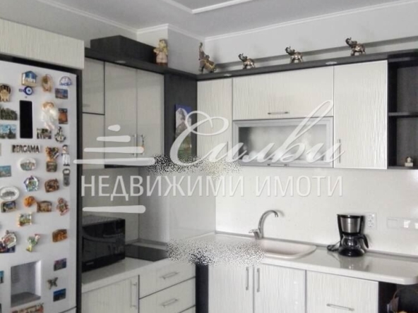 Дава се под наем Тристаен апартамент в Търговище, Боровец - 85 кв.м за 306 € - Снимка #1