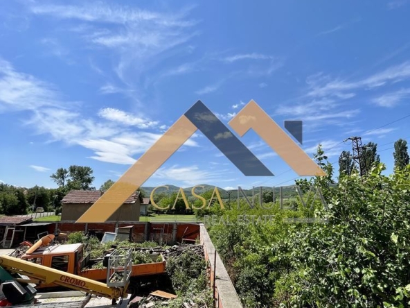 Къща в с. Студена, Област Перник - 400 кв.м за 475 €/кв.м - Снимка #1