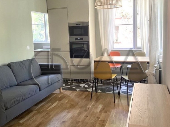 Дава се под наем Тристаен апартамент в София, Оборище - 70 кв.м за 900 € - Снимка #1