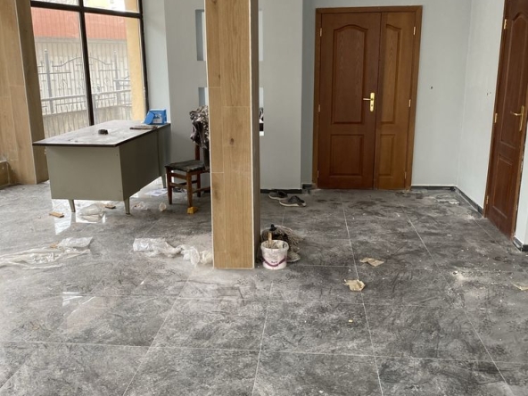 Дава се под наем Магазин в Радомир - 85 кв.м за 433.5 € - Снимка #1