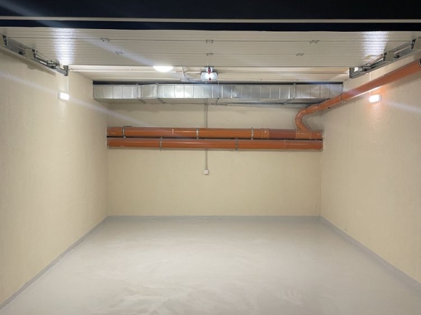 Дава се под наем Гараж / Паркомясто в София, Симеоново - 22 кв.м за 127.5 € - Снимка #1