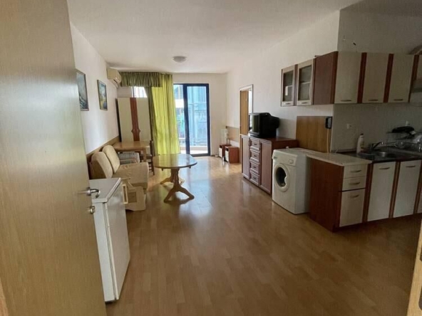 Двустаен апартамент в Бургас, Долно Езерово - 72 кв.м за 931 €/кв.м - Снимка #1