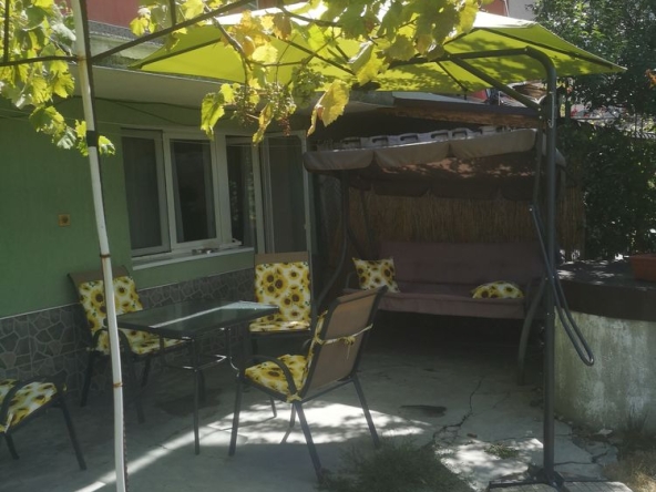 Дава се под наем Етаж от къща в София, Зона Б-5-3 - 65 кв.м за 408 € - Снимка #1