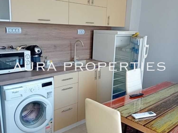 Дава се под наем Двустаен апартамент в Разград, Център - 80 кв.м за 255 € - Снимка #1