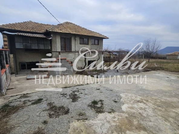 Къща в с. Каспичан, Област Шумен - 60 кв.м за 553 €/кв.м - Снимка #1