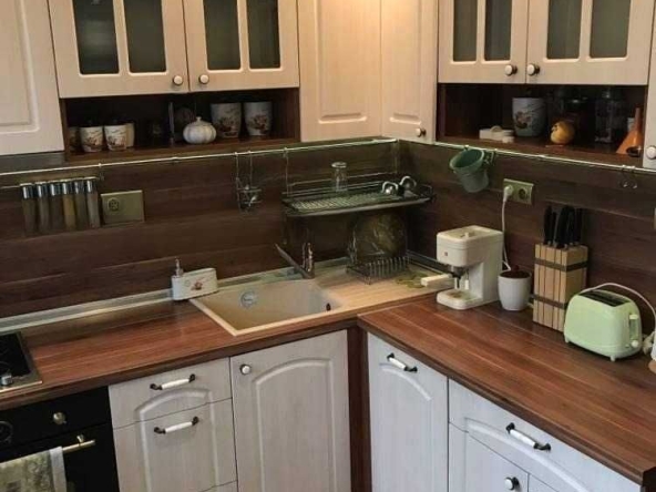 Дава се под наем Тристаен апартамент в София, Оборище - 90 кв.м за 500 € - Снимка #1