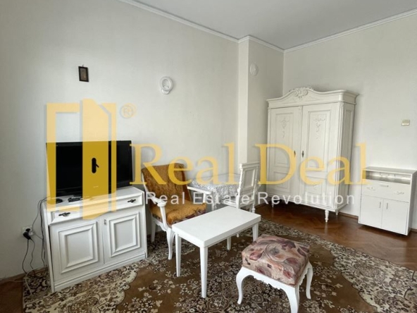 Дава се под наем Едностаен апартамент в София, Център - 40 кв.м за 385 € - Снимка #1