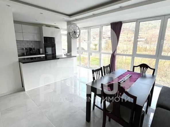 Етаж от къща в Велико Търново, Стара част - 106 кв.м за 2170 €/кв.м - Снимка #1