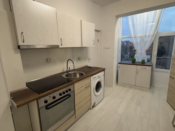 Дава се под наем Едностаен апартамент в Казанлък - 45 кв.м за 255 € - Снимка #1