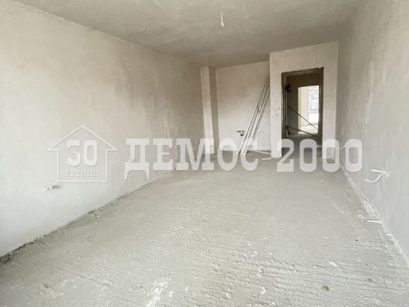 Тристаен апартамент в Варна, Левски - 9916 кв.м за 17 €/кв.м - Снимка #1