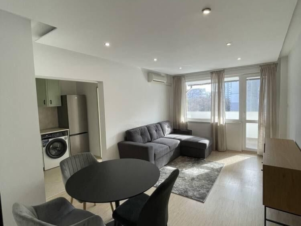 Дава се под наем Тристаен апартамент в Бургас, Славейков - 72 кв.м за 612 € - Снимка #1