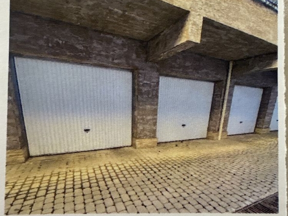 Дава се под наем Гараж / Паркомясто в София, 7-ми 11-ти километър - 20 кв.м за 127.5 € - Снимка #1