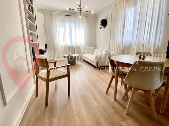 Тристаен апартамент в София, Център - 90 кв.м за 5000 €/кв.м - Снимка #1