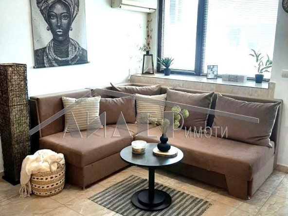 Дава се под наем Тристаен апартамент в Пловдив, Младежки Хълм - 80 кв.м за 500 € - Снимка #1