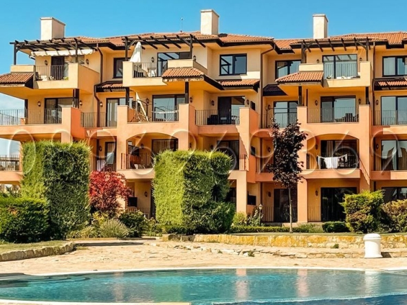 Тристаен апартамент в Каварна - 130 кв.м за 962 €/кв.м - Снимка #1