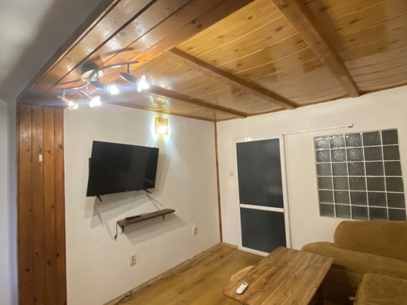 Дава се под наем Двустаен апартамент в Ямбол, Златен рог - 70 кв.м за 255 € - Снимка #1