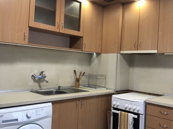 Дава се под наем Едностаен апартамент в Плевен, Идеален център - 45 кв.м за 229.5 € - Снимка #1