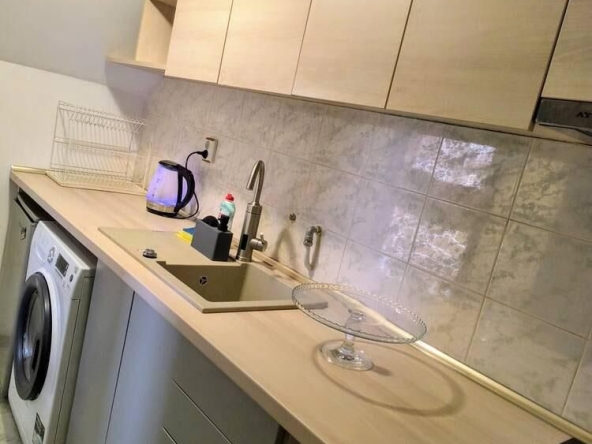 Дава се под наем Двустаен апартамент в Бургас, Център - 65 кв.м за 510 € - Снимка #1