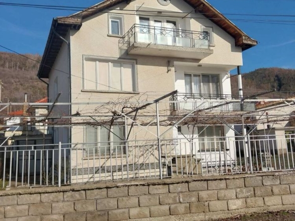 Къща в Мъглиж - 255 кв.м за 589 €/кв.м - Снимка #1