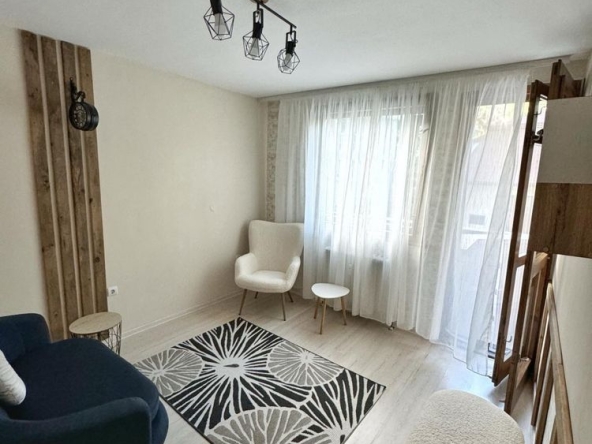 Дава се под наем Офис в София, Център - 15 кв.м за 10.2 € - Снимка #1