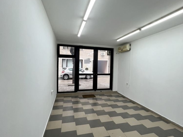 Дава се под наем Магазин в Варна, Лятно кино Тракия - 20 кв.м за 255 € - Снимка #1