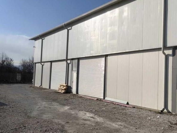 Дава се под наем Склад в Пловдив, Индустриална зона - Север - 200 кв.м за 1530 € - Снимка #1