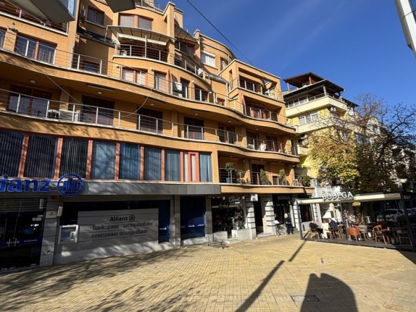 Многостаен апартамент в Пловдив, Кършияка - 153 кв.м за 2500 €/кв.м - Снимка #1