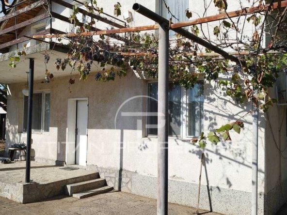 Къща в с. Борец, Област Пловдив - 100 кв.м за 600 €/кв.м - Снимка #1