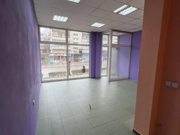 Магазин в Велико Търново, Център - 130 кв.м за 824 €/кв.м - Снимка #1